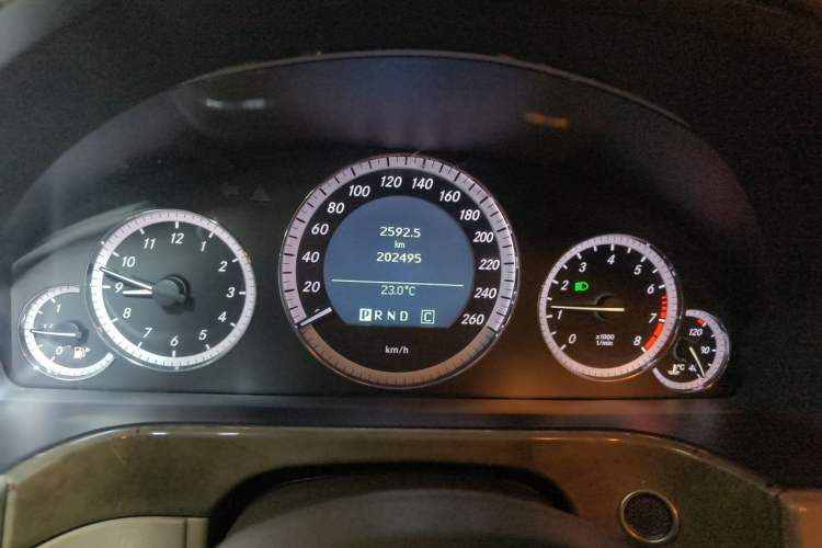 Used Mercedes-Benz E-Class 2010 E 200 CGI Elegant Model Odometer Close Up