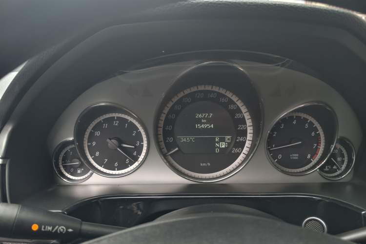 Used Mercedes-Benz E-Class 2010 E 300 Elegant Luxury Edition Odometer Close Up