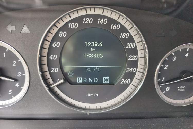 Used Mercedes-Benz E-Class 2010 E 200 CGI Elegant Model Odometer Close Up