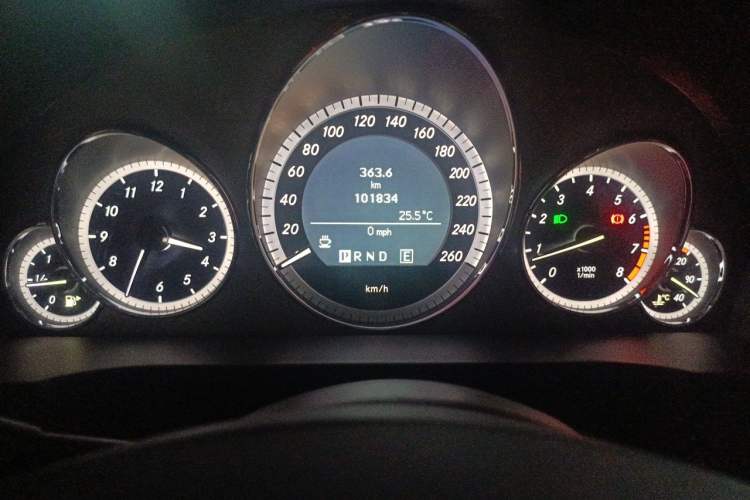 Used Mercedes-Benz E-Class 2010 E 260 CGI Coupe Odometer Close Up
