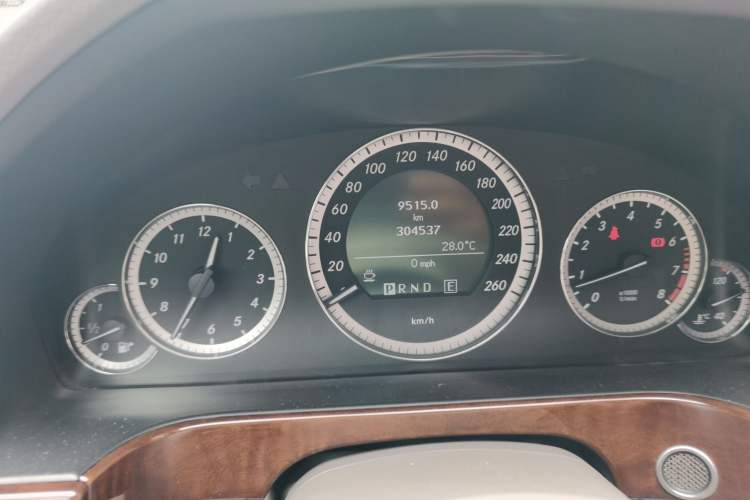 Used Mercedes-Benz E-Class 2010 E 260 L CGI Elegant Model Odometer Close Up