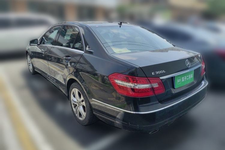 Used Mercedes-Benz E-Class 2010 E 260 CGI Fashion Model Rear Left 45 Deg