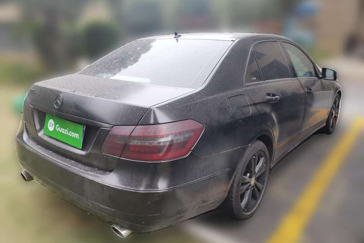 Used Mercedes-Benz E-Class 2010 E 260 CGI Fashion Model Rear Right 45 Deg
