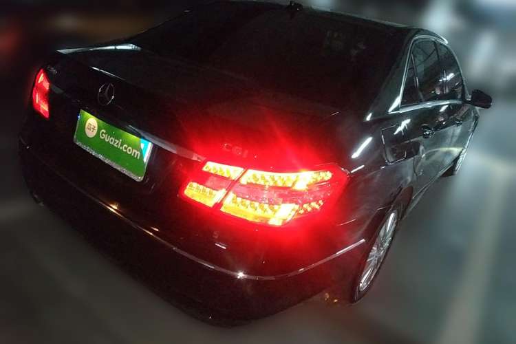 Used Mercedes-Benz E-Class 2010 E 200 CGI Elegant Model Rear Right 45 Deg
