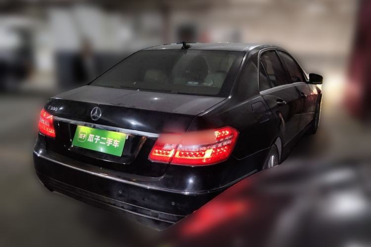 Used Mercedes-Benz E-Class 2010 E 200 CGI Elegant Model Rear Right 45 Deg