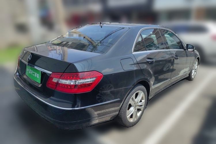 Used Mercedes-Benz E-Class 2010 E 260 CGI Fashion Model Rear Right 45 Deg