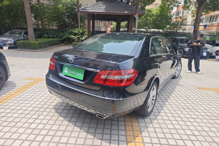 Used Mercedes-Benz E-Class 2010 E 300 L Fashion Model Rear Right 45 Deg