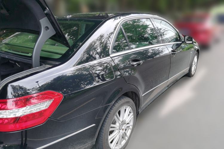 Used Mercedes-Benz E-Class 2010 E 260 L CGI Elegant Model Rear Right 45 Deg