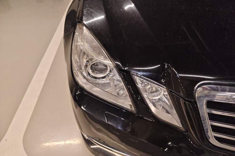 Used Mercedes-Benz E-Class 2010 E 300 L Fashion Model Right Front Headlight