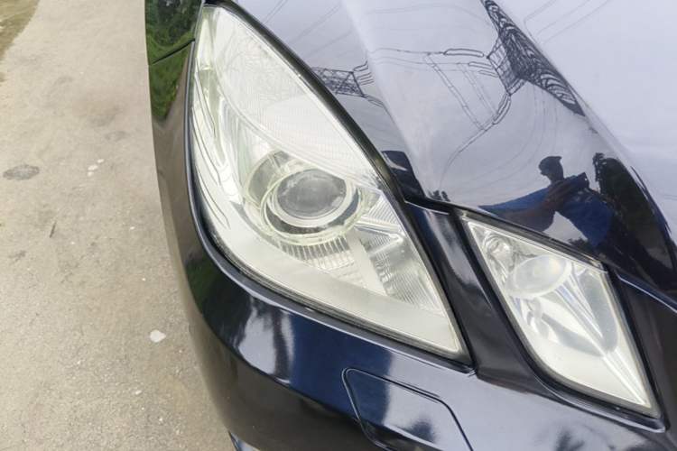 Used Mercedes-Benz E-Class 2010 E 300 L Fashion Model Right Front Headlight