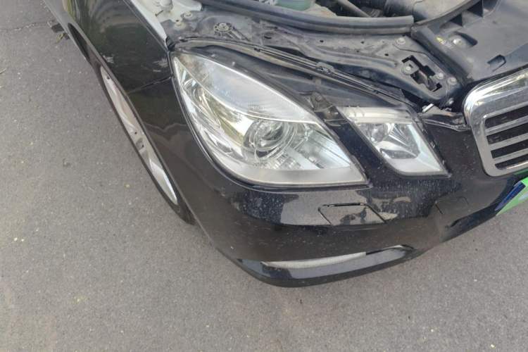 Used Mercedes-Benz E-Class 2010 E 300 L Fashion Model Right Front Headlight