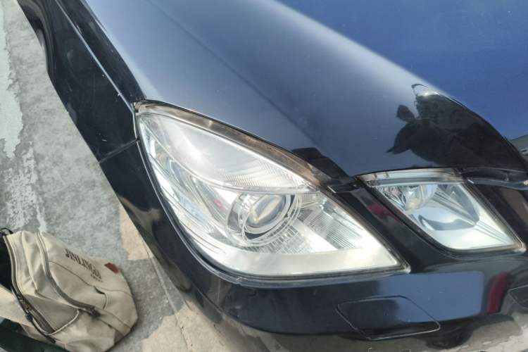 Used Mercedes-Benz E-Class 2010 E 300 L Fashion Model Right Front Headlight