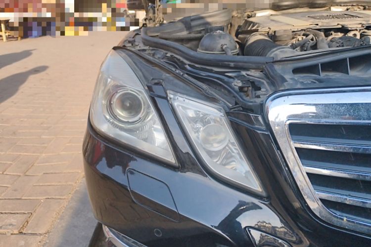 Used Mercedes-Benz E-Class 2010 E 300 L Fashion Model Right Front Headlight