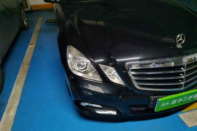 Used Mercedes-Benz E-Class 2010 E 260 CGI Fashion Model Right Front Headlight