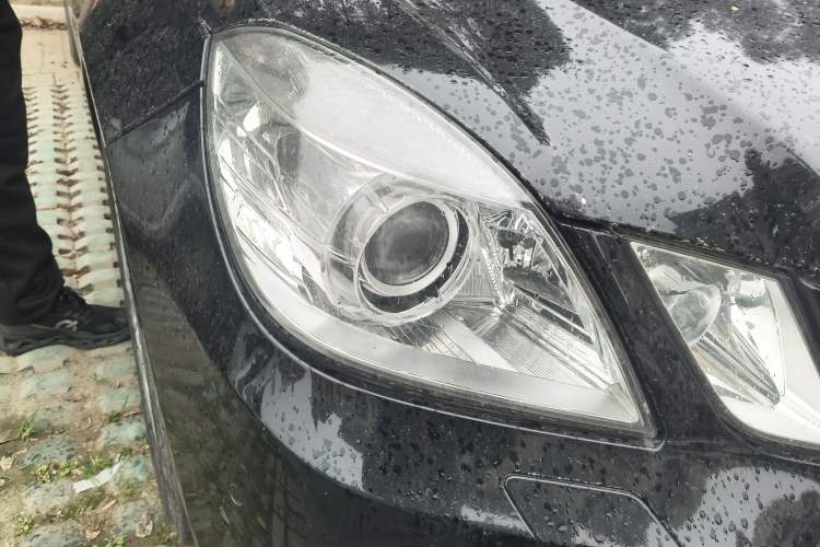 Used Mercedes-Benz E-Class 2010 E 200 CGI Elegant Model Right Front Headlight