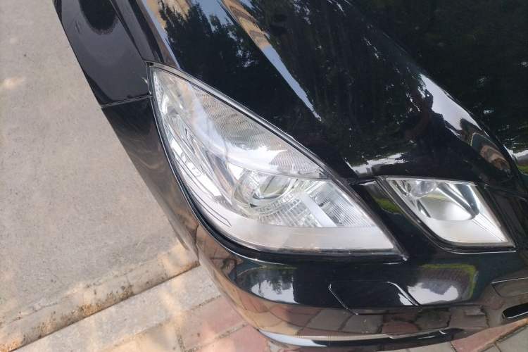 Used Mercedes-Benz E-Class 2010 E 300 L Fashion Model Right Front Headlight