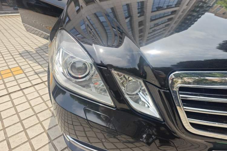 Used Mercedes-Benz E-Class 2010 E 300 L Fashion Model Right Front Headlight