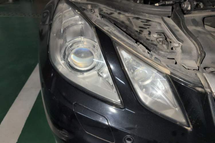 Used Mercedes-Benz E-Class 2010 E 260 CGI Coupe Right Front Headlight