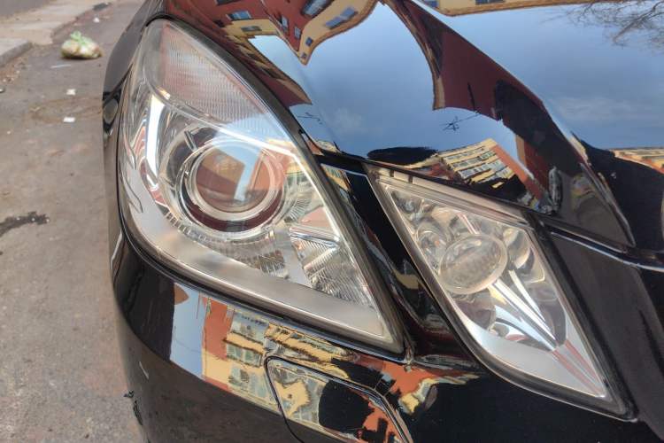 Used Mercedes-Benz E-Class 2010 E 300 L Fashion Model Right Front Headlight