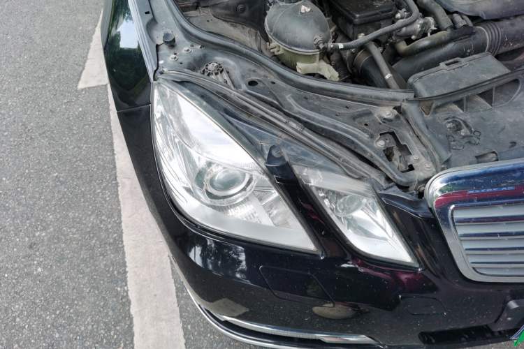Used Mercedes-Benz E-Class 2010 E 260 L CGI Elegant Model Right Front Headlight
