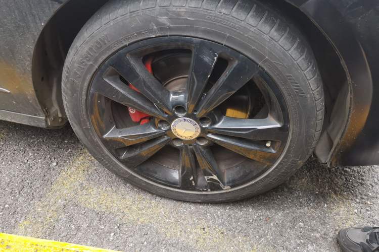 Used Mercedes-Benz E-Class 2010 E 260 CGI Fashion Model Right Front Wheel Hub