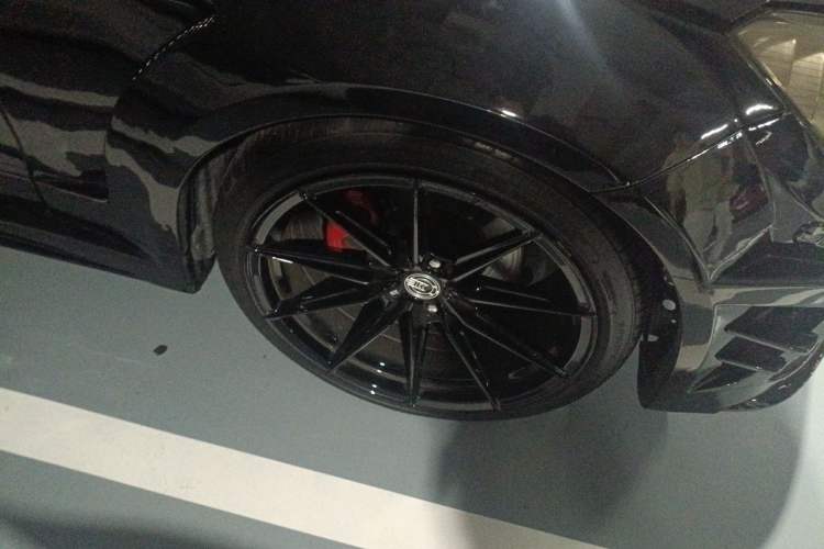 Used Mercedes-Benz E-Class 2010 E 260 CGI Coupe Right Front Wheel Hub