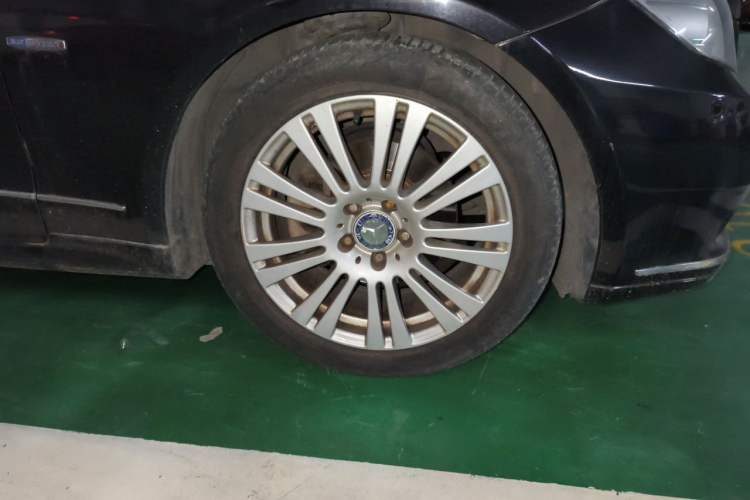 Used Mercedes-Benz E-Class 2010 E 260 CGI Coupe Right Front Wheel Hub