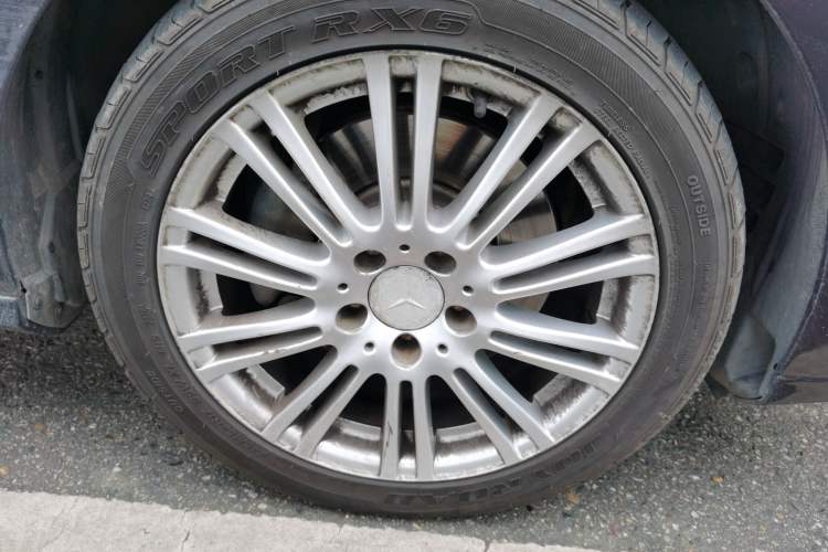 Used Mercedes-Benz E-Class 2010 E 260 L CGI Elegant Model Right Front Wheel Hub
