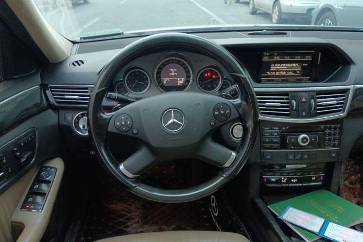 Used Mercedes-Benz E-Class 2010 E 300 Fashion Luxury Edition Steering Wheel