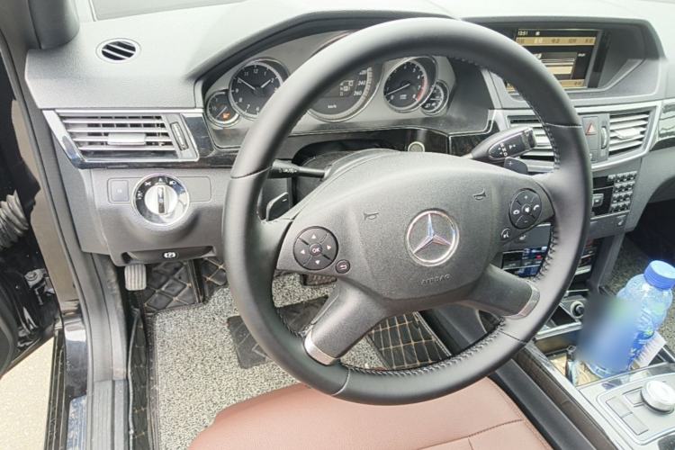 Used Mercedes-Benz E-Class 2010 E 300 L Fashion Model Steering Wheel