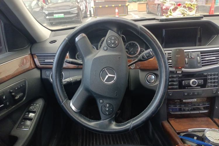 Used Mercedes-Benz E-Class 2010 E 300 L Fashion Model Steering Wheel