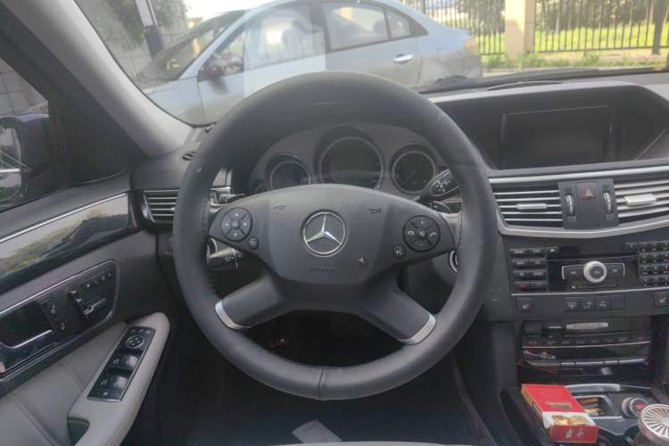 Used Mercedes-Benz E-Class 2010 E 300 L Fashion Model Steering Wheel
