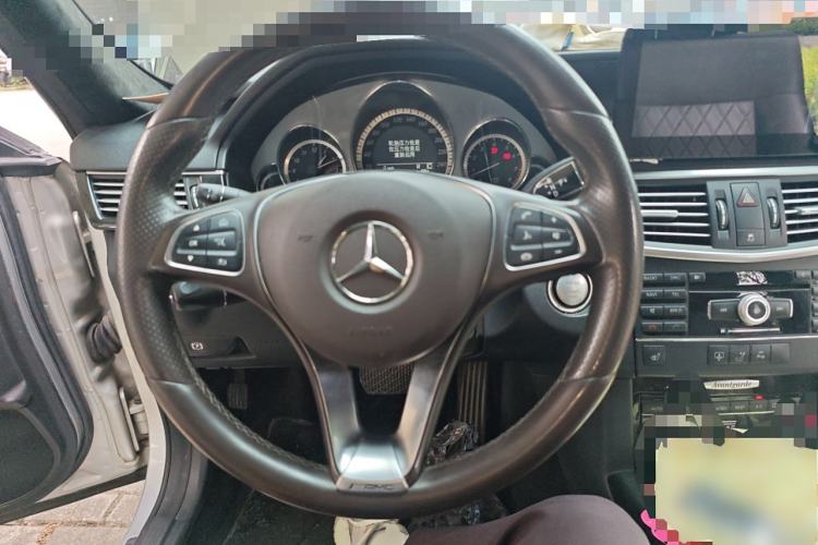 Used Mercedes-Benz E-Class 2010 E 300 L Fashion Model Steering Wheel