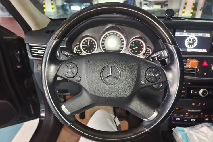 Used Mercedes-Benz E-Class 2010 E 300 Fashion Luxury Edition Steering Wheel