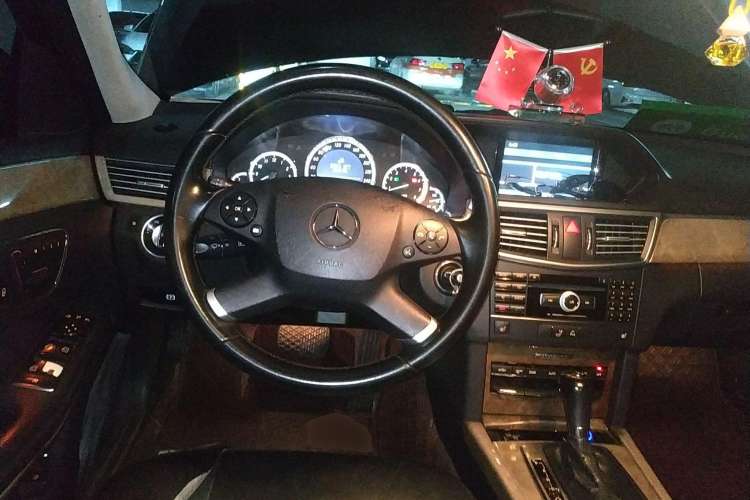 Used Mercedes-Benz E-Class 2010 E 200 CGI Elegant Model Steering Wheel
