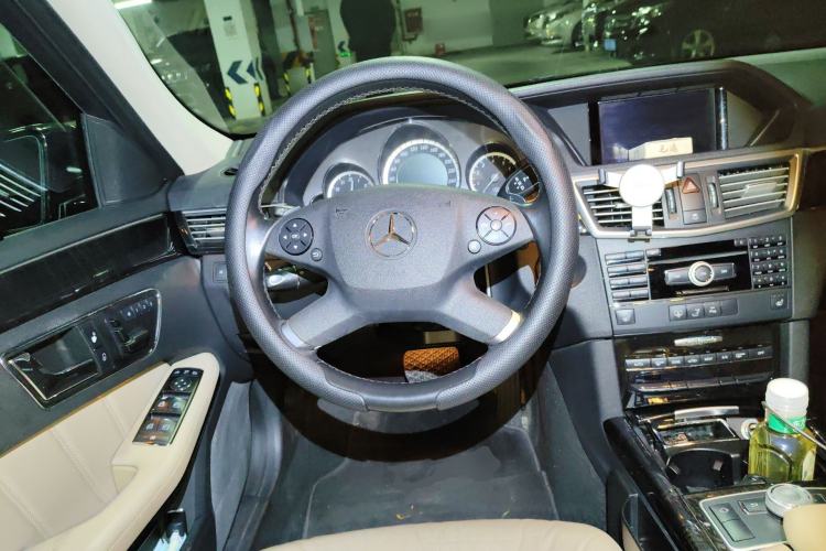 Used Mercedes-Benz E-Class 2010 E 300 L Fashion Model Steering Wheel