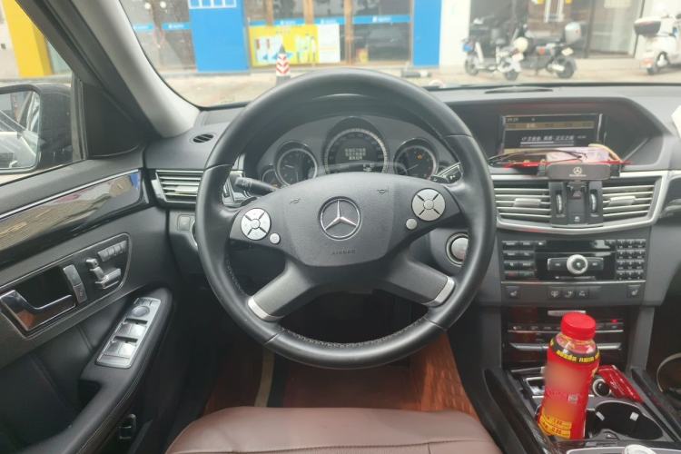 Used Mercedes-Benz E-Class 2010 E 300 L Fashion Model Steering Wheel