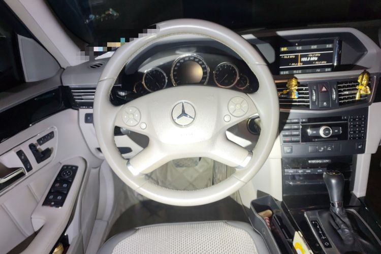 Used Mercedes-Benz E-Class 2010 E 200 CGI Elegant Model Steering Wheel