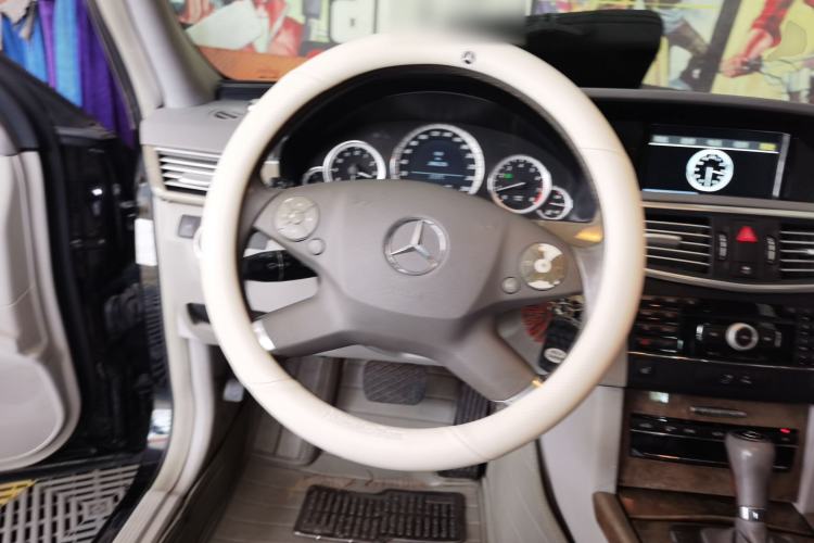 Used Mercedes-Benz E-Class 2010 E 200 CGI Elegant Model Steering Wheel