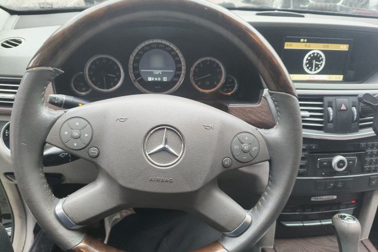 Used Mercedes-Benz E-Class 2010 E 200 CGI Elegant Model Steering Wheel