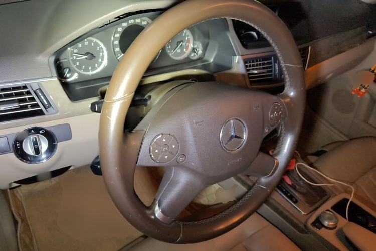 Used Mercedes-Benz E-Class 2010 E 200 CGI Elegant Model Steering Wheel