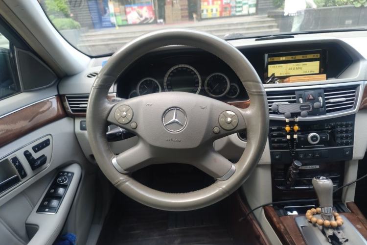 Used Mercedes-Benz E-Class 2010 E 260 L CGI Elegant Model Steering Wheel