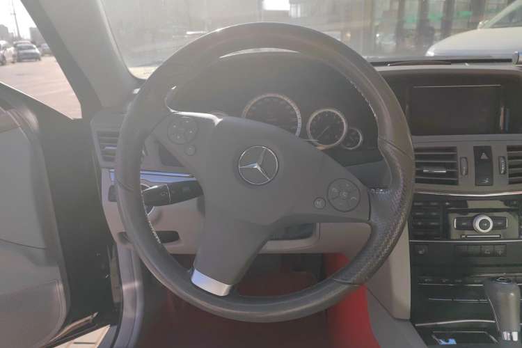 Used Mercedes-Benz E-Class 2010 E 260 CGI Coupe Steering Wheel
