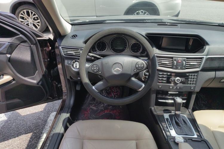 Used Mercedes-Benz E-Class 2010 E 260 CGI Fashion Model Steering Wheel