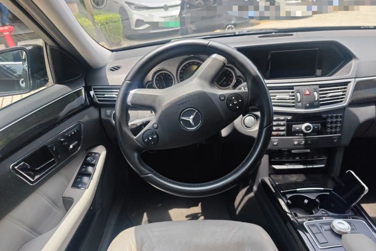Used Mercedes-Benz E-Class 2010 E 300 L Fashion Model Steering Wheel