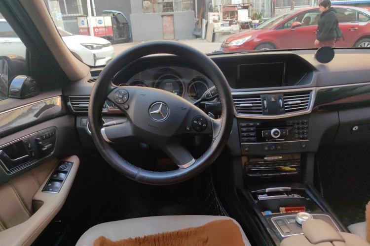 Used Mercedes-Benz E-Class 2010 E 300 L Fashion Model Steering Wheel