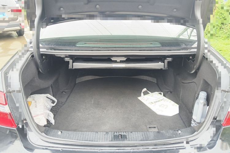 Used Mercedes-Benz E-Class 2010 E 300 L Fashion Model Trunk