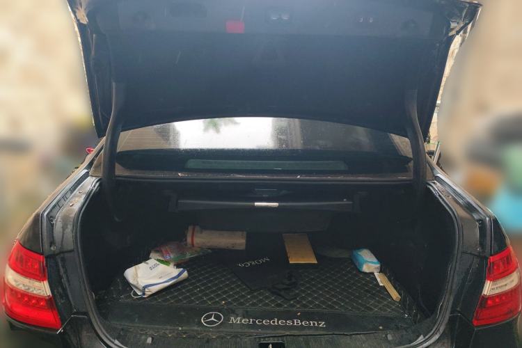 Used Mercedes-Benz E-Class 2010 E 300 Fashion Luxury Edition Trunk