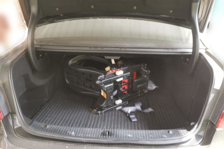 Used Mercedes-Benz E-Class 2010 E 300 L Fashion Model Trunk