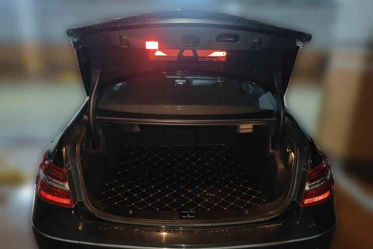 Used Mercedes-Benz E-Class 2010 E 260 CGI Coupe Trunk